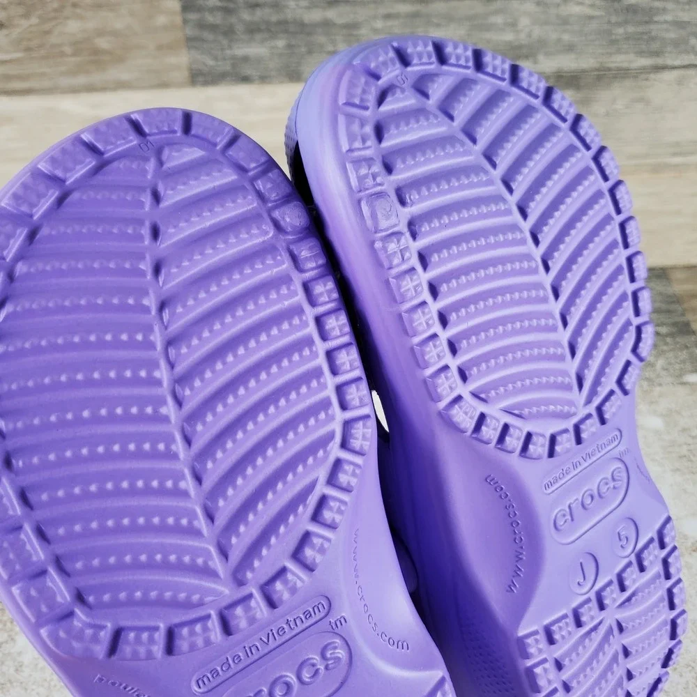 Crocs Classic Galaxy Clogs‎ Kids Sz 5 J5 M Purple Round Toe Slip-On Slingback